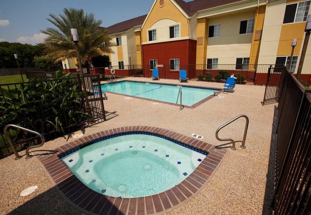 Towneplace Suites By Marriott Lake Jackson Clute Exterior foto