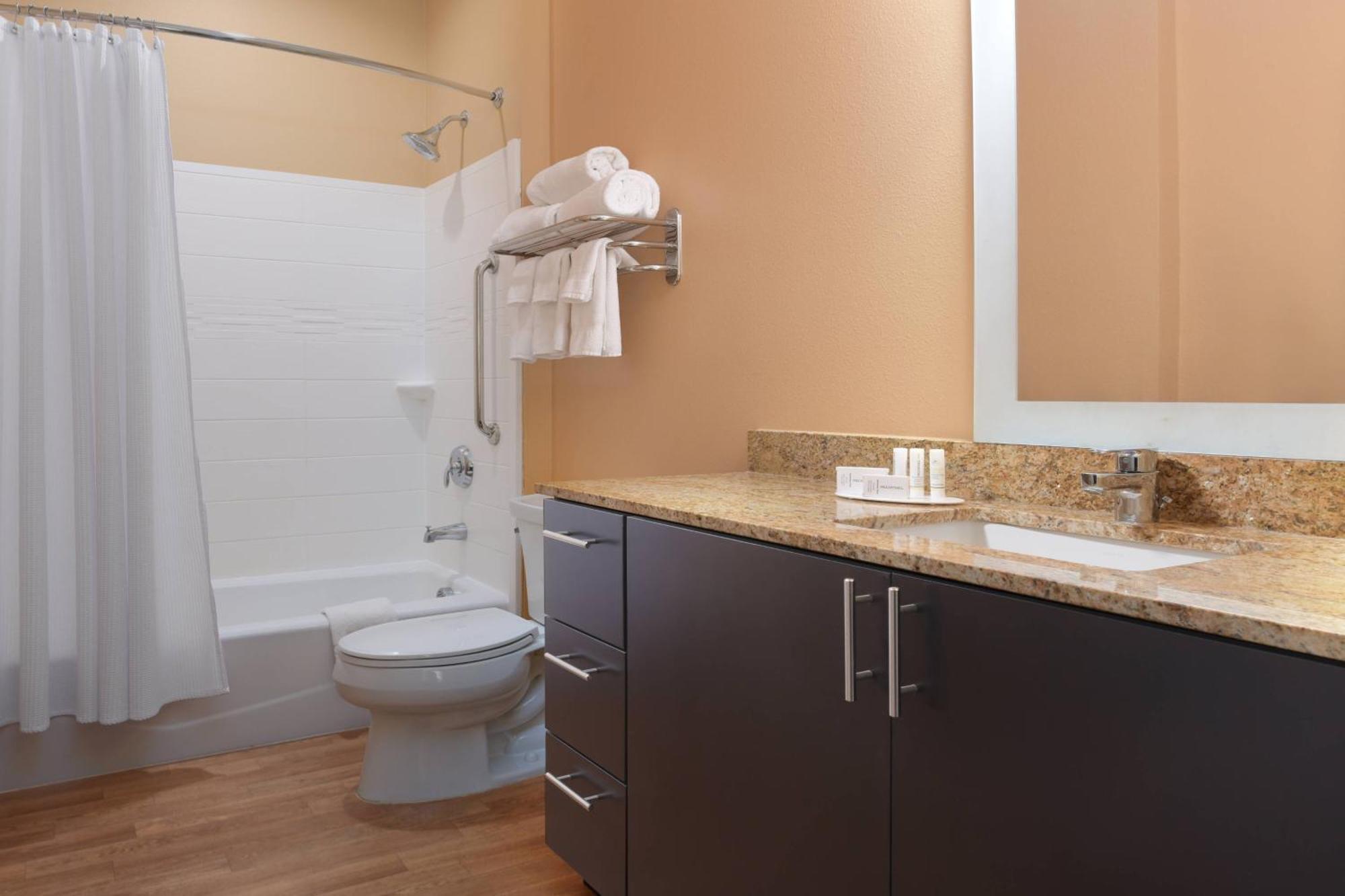 Towneplace Suites By Marriott Lake Jackson Clute Exterior foto