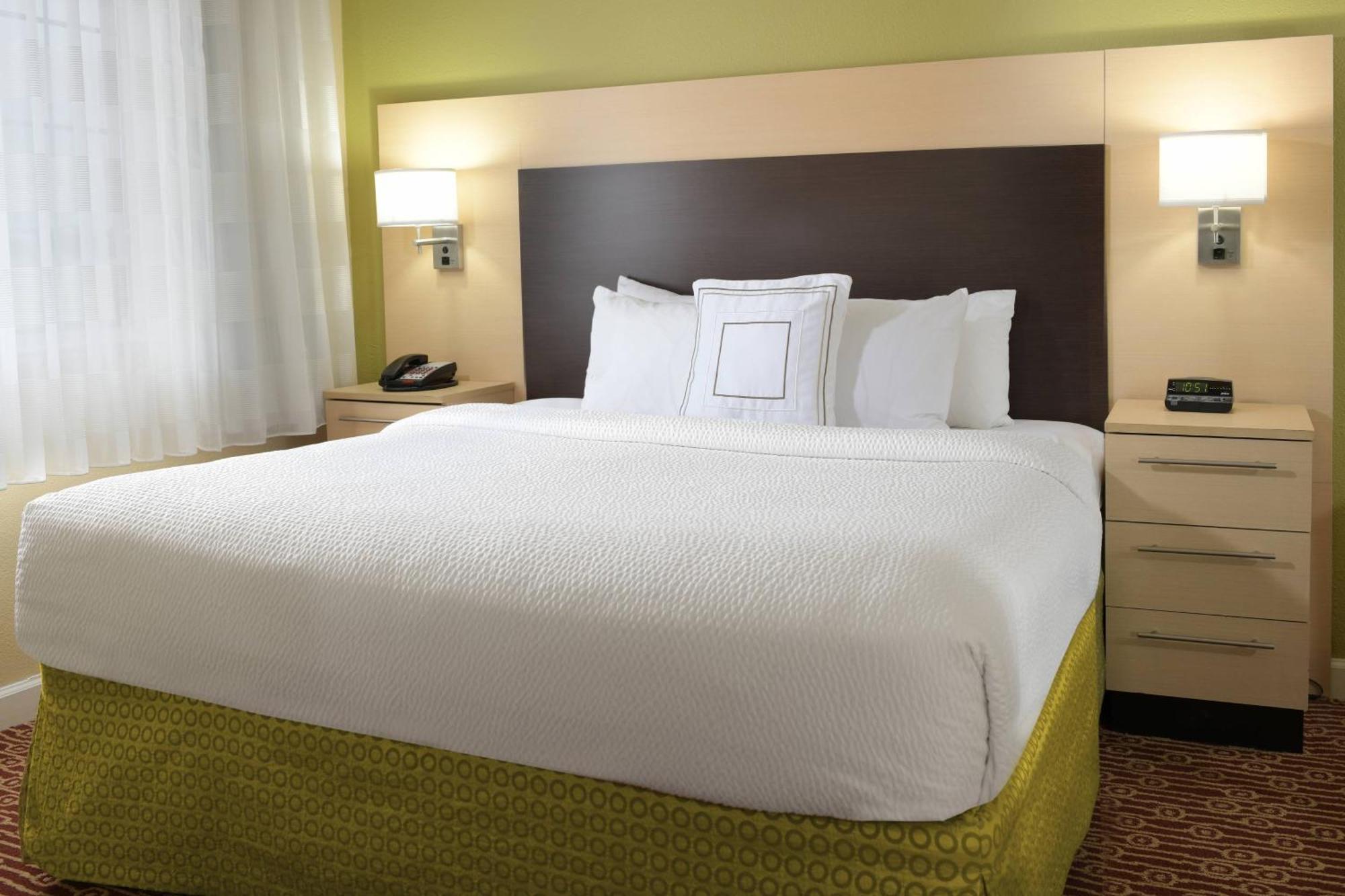 Towneplace Suites By Marriott Lake Jackson Clute Exterior foto