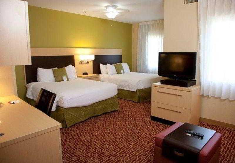 Towneplace Suites By Marriott Lake Jackson Clute Exterior foto