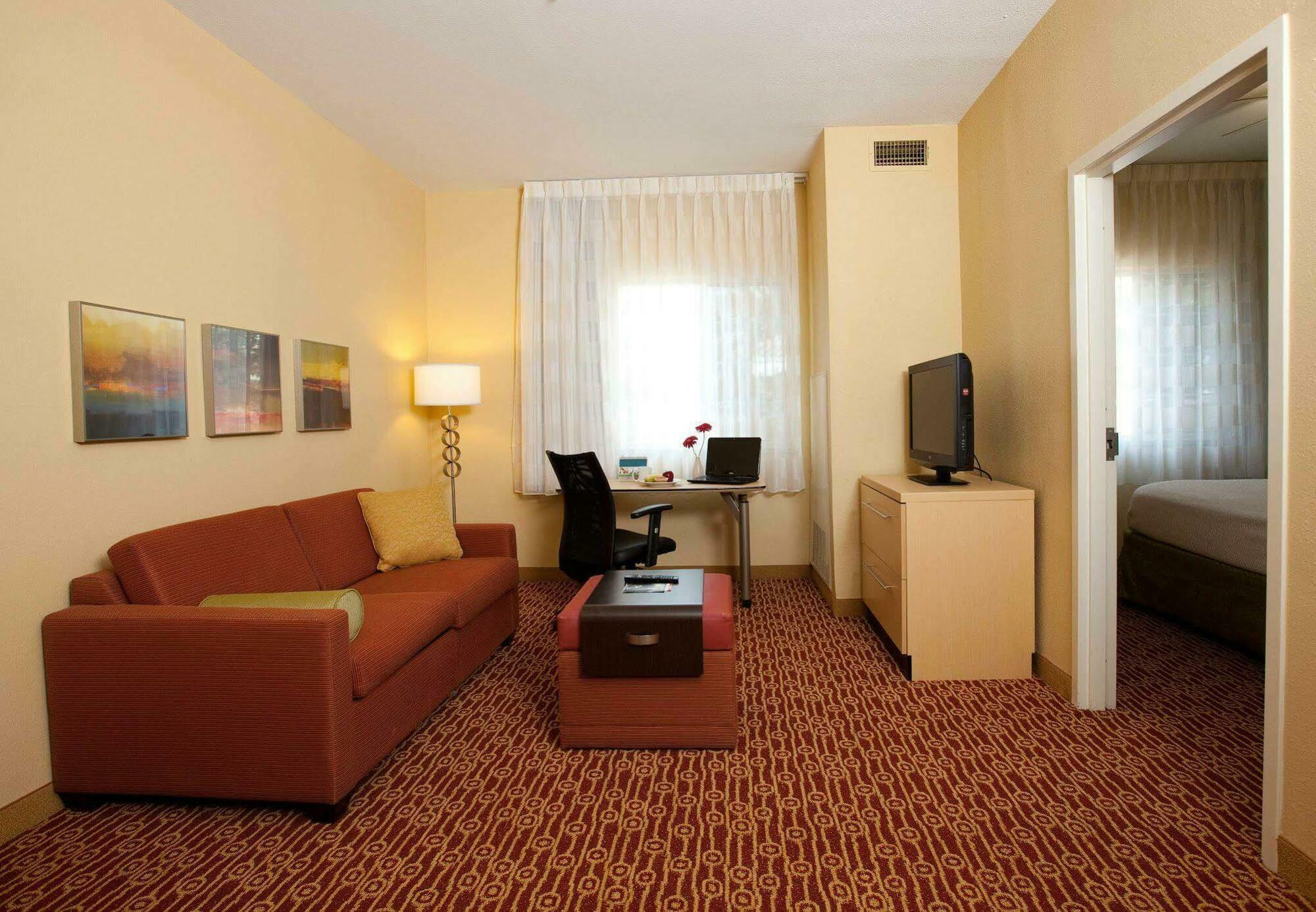 Towneplace Suites By Marriott Lake Jackson Clute Exterior foto
